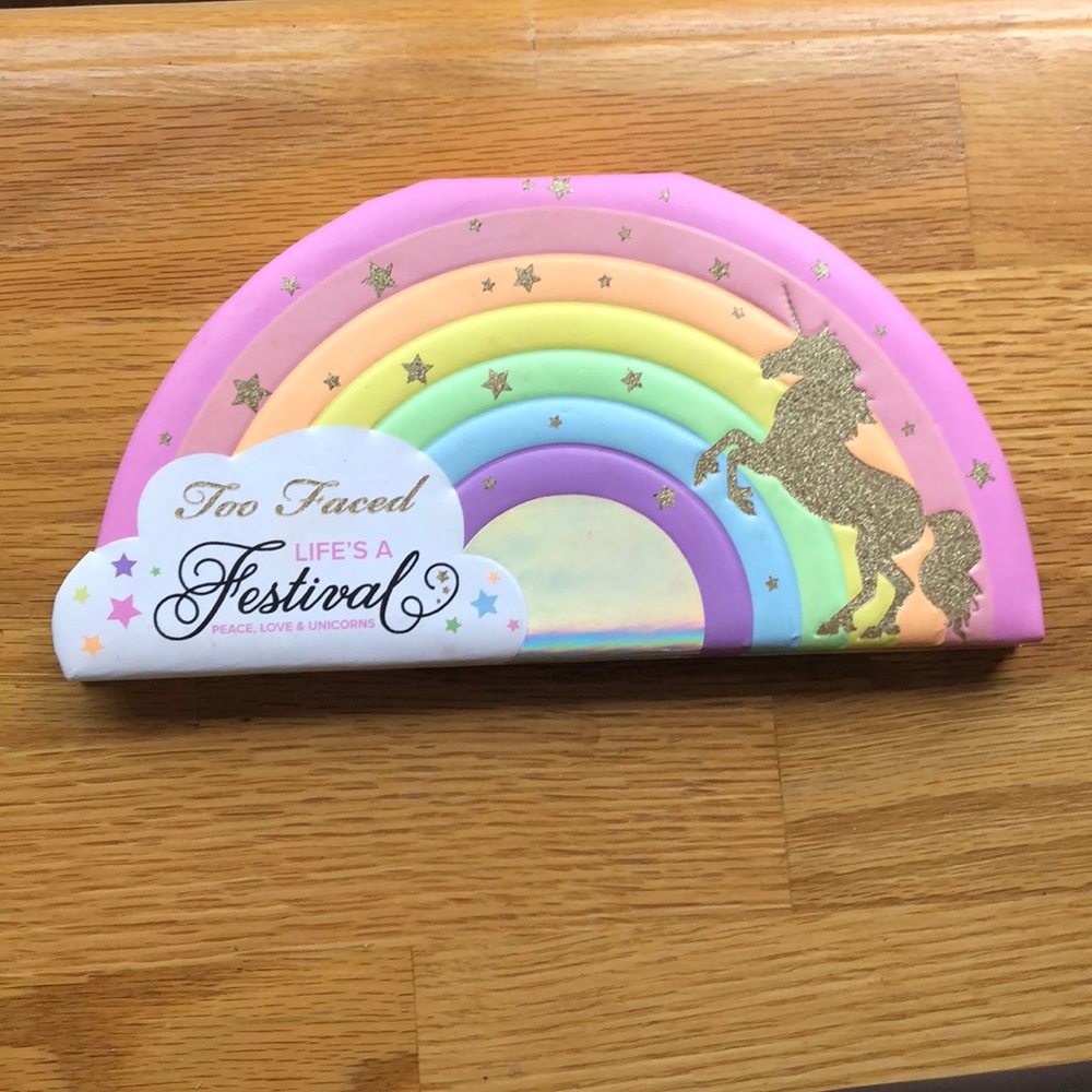 Eyeshadow palette.